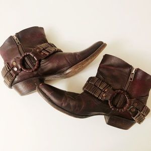 FREE PEOPLE x FREEBIRD Steven leather /metal boots